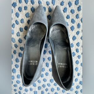 Stuart Weitzman Gray Suede Heels, Sz. 5